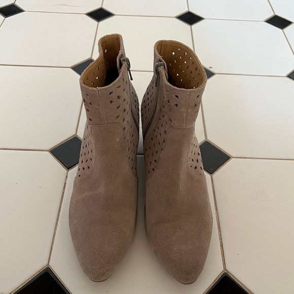 Soludos Perforated Grey Booties Size 7.5 - Picture 2 of 6